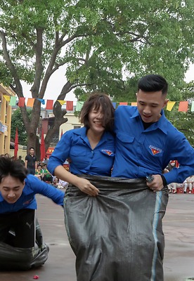 Trung tâm GDNN-GDTX quận Kiến An tổ chức hoạt động rèn luyện thể lực cho đoàn viên thanh niên