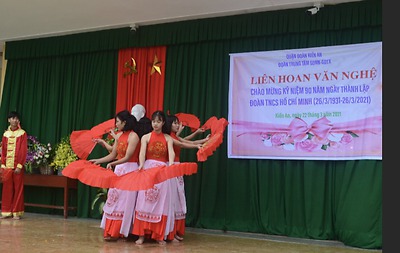 Đoàn Trung tâm GDNN-GDTX quận: Liên hoan văn nghệ chào mừng kỳ niệm 90 năm ngày thành lập Đoàn TNCS Hồ Chí Minh