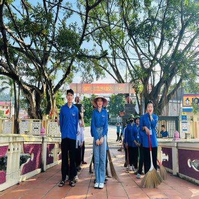 ĐOÀN THANH NIÊN PHƯỜNG LÊ ÍCH MỘC TÍCH CỰC RA QUÂN “NGÀY CHỦ NHẬT XANH” LẦN THỨ 5