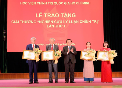 Truyền cảm hứng sáng tạo và tạo động lực cho các nhà khoa học tiếp tục cống hiến