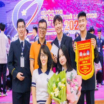 ĐỘI THI THE P.H.A.T XUẤT SẮC BƯỚC VÀO VÒNG CHUNG KẾT CUỘC THI VNYLT 2025 