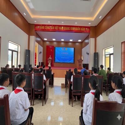 Đoàn Thanh niên – Hội đồng Đội xã Vĩnh Hòa đã tổ chức hoạt động tuyên truyền phòng, chống tai nạn thương tích, phòng chống xâm hại và đuối nước cho trẻ em trên địa bàn xã.