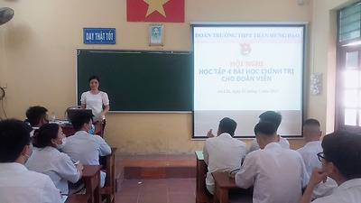 Tổ chức học tập 04 bài lý luận chính trị cho đoàn viên mới