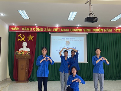 Đoàn trung tâm GDNN-GDTX quận Đồ Sơn tổ chức các hoạt động văn hoá văn nghệ nâng cao đời sống tinh thần cho ĐVTN 