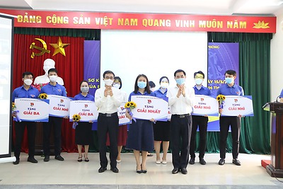 Trao giải Hội thi Báo cáo viên giỏi cấp thành phố năm 2021