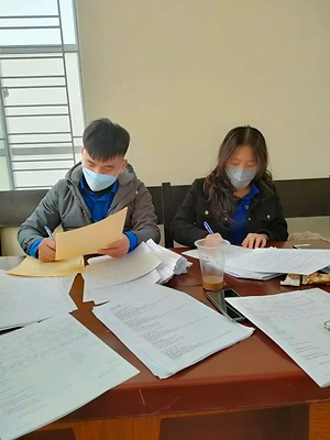 Cán bộ, ĐVTN quận Đồ Sơn xung kích tình nguyện tổ chức đội hình hỗ trợ các Trạm y tế lưu động, Tổ chăm sóc cộng đồng tại các phường