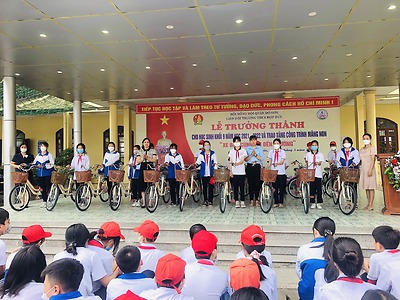 Trường THCS Hợp Đức tổ chức trao tặng Công trình măng non Xe đạp cùng em đến trường - Công trình chào mừng Đại hội Đoàn TNCS Hồ Chí Minh quận Đồ Sơn lần thứ VIII, nhiệm kỳ 2022-2027