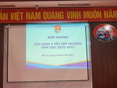 Đoàn trường THPT Đồng Hòa tổ chức biểu dương học sinh 3 tốt cấp trường năm học 2022-2023