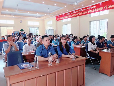 Đoàn TNCS Hồ Chí Minh quận Kiến An tổ chức tuyên truyền phòng, chống ma tuý học đường và sinh hoạt CLB “gia đình có sức khoẻ - không khói thuốc”.