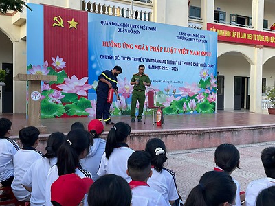 Quận đoàn Đồ Sơn: Hưởng ứng ngày Pháp luật Việt Nam 9/11