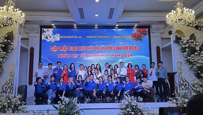 Chương trình gặp mặt, giao lưu với sinh viên Lào đang học tập tại Hải Phòng nhân dịp Tết Bunpimay của Lào năm 2024.