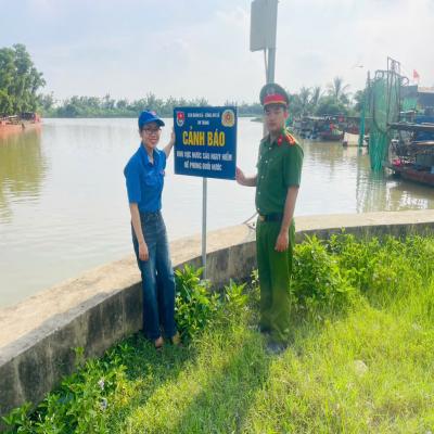 AN THÀNH LẮP ĐẶT BIỂN CẢNH BÁO ĐUỐI NƯỚC, CHUNG TAY BẢO VỆ TRẺ EM TRONG DỊP HÈ NĂM 2026