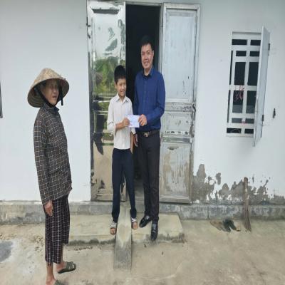 TẶNG QUÀ CHO EM - LAN TOẢ YÊU THƯƠNG, TIẾP SỨC ĐẾN TRƯỜNG