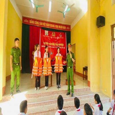 Đoàn xã Chí Minh tuyên truyền Phòng cháy chữa cháy