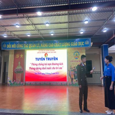 Hội đồng đội phường Hòa Bình tổ chức tuyên truyền phòng chống đuối nước cho trẻ em trường tiểu học Thủy Triều
