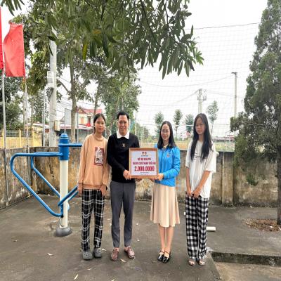 ĐOÀN XÃ VĨNH BẢO HỖ TRỢ KINH PHÍ XÂY DỰNG KHU VUI CHƠI THANH THIẾU NHI THÔN THƯỢNG ĐIỆN