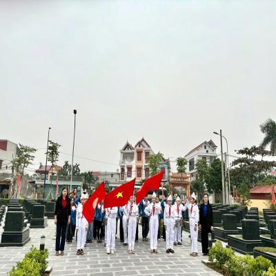 ✨ HOẠT ĐỘNG “VIẾNG VÀ DÂNG HƯƠNG CÁC ANH HÙNG LIỆT SĨ” ✨