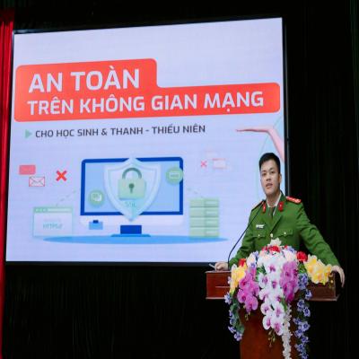 Hội nghị tuyên truyền, phổ cập kỹ năng số, kỹ năng đảm bảo an toàn, an ninh mạng cho thanh niên.