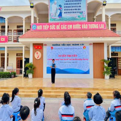 Đoàn phường - Hội đồng Đội phường Hải An tổ chức buổi tuyên truyền, hướng dẫn cài đặt ứng dụng 