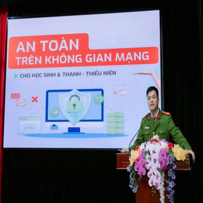 Chí Minh tổ chức Hội nghị tuyên truyền, phổ cập kỹ năng số, kỹ năng đảm bảo an toàn, an ninh mạng cho gần 100 thanh niên