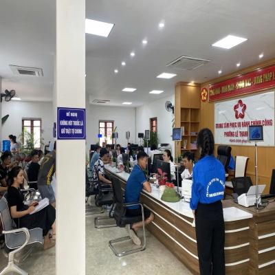 HỘI SINH VIÊN VIỆT NAM TRƯỜNG CAO ĐẲNG DƯỢC TRUNG ƯƠNG HẢI DƯƠNG RA QUÂN HỖ TRỢ NGƯỜI DÂN THỰC HIỆN THỦ TỤC HÀNH CHÍNH CÔNG THEO MÔ HÌNH CHÍNH QUYỀN 2 CẤP