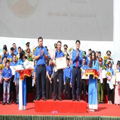 ĐỒNG CHÍ NGUYỄN PHÚ BÌNH – TẤM GƯƠNG THANH NIÊN KHỞI NGHIỆP, LẬP NGHIỆP TIÊU BIỂU CỦA ĐẶC KHU CÁT HẢI