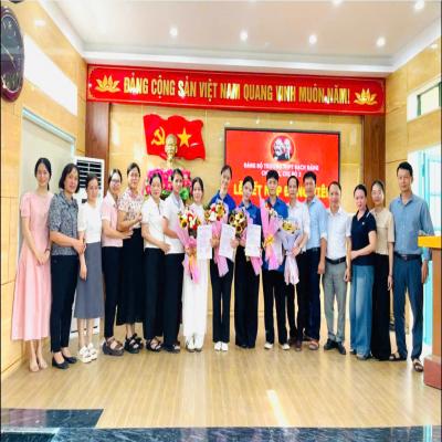 KẾT NẠP ĐẢNG - MỘT CỘT MỐC ĐÁNG NHỚ TRONG THANH XUÂN