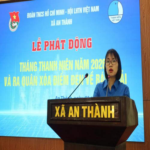 Đoàn xã An Thành: Phát động Tháng Thanh niên và ra quân xóa điểm đen về rác thải